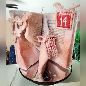 🌷 HAND CRAFTED Valentine crystalized book art